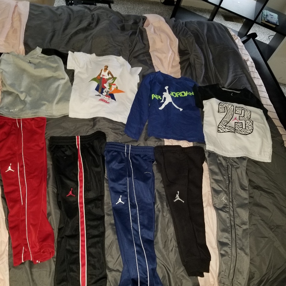 BOYS 9 PIECE JORDAN LOT SIZE 4